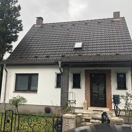 Souterrain Wohnung In Der Naehe Vom Duesseldorfer Flughafen Ratingen Eksteriør billede
