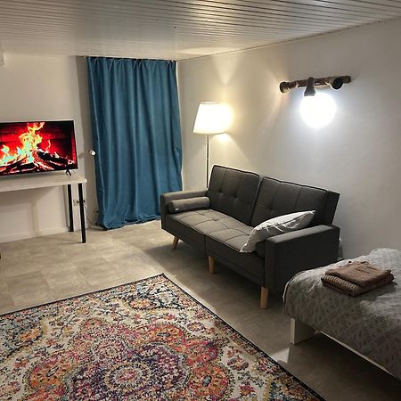 Souterrain Wohnung In Der Naehe Vom Duesseldorfer Flughafen Ratingen Eksteriør billede