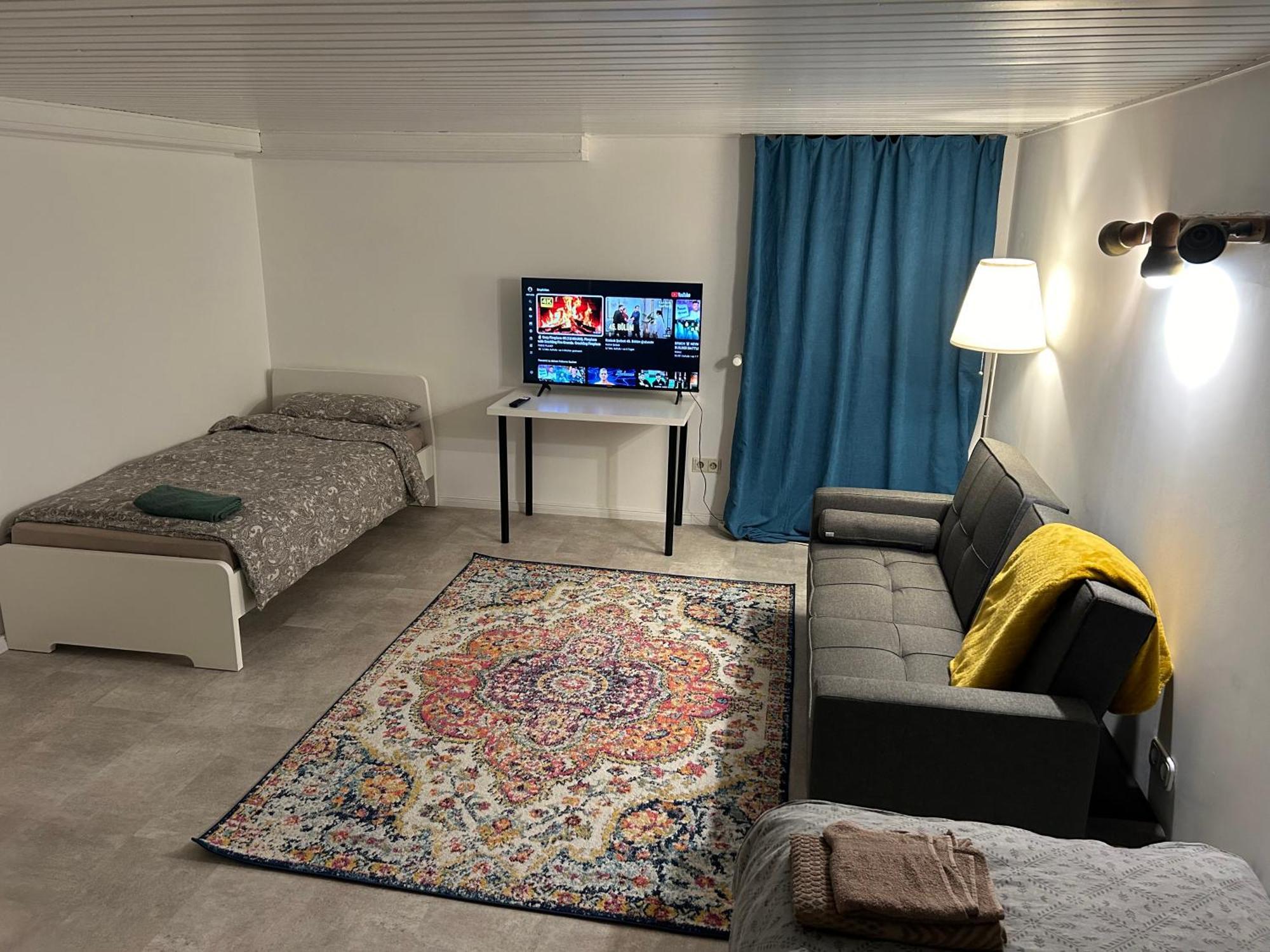 Souterrain Wohnung In Der Naehe Vom Duesseldorfer Flughafen Ratingen Eksteriør billede